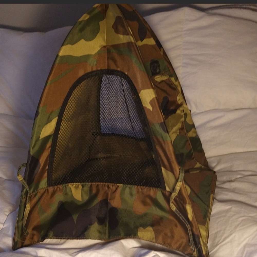 Build-A-Bear tent in true camouflage roll up Velcro door mint condition - Picture 3 of 4